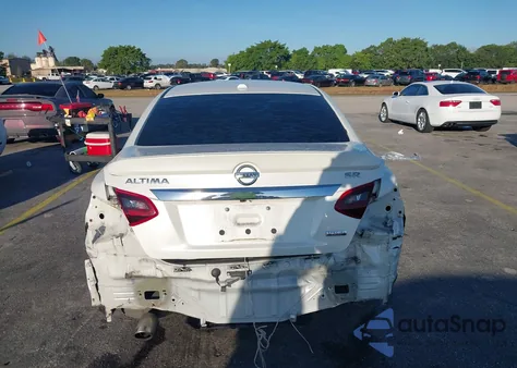 2018 Nissan Altima 2.5 Sr z USA, uszkodzony, nr VIN 1N4AL3AP5JC278276